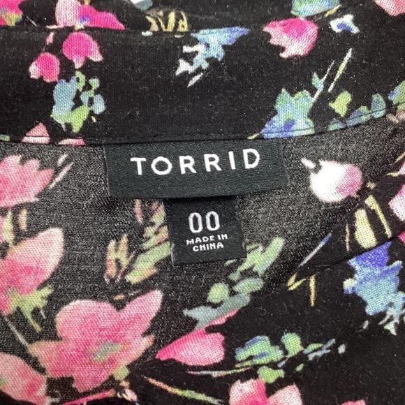 Torrid Shirt Dress Womens 00 Black Pink Ditzy Floral Challis Button Sleeveless - Picture 7 of 7
